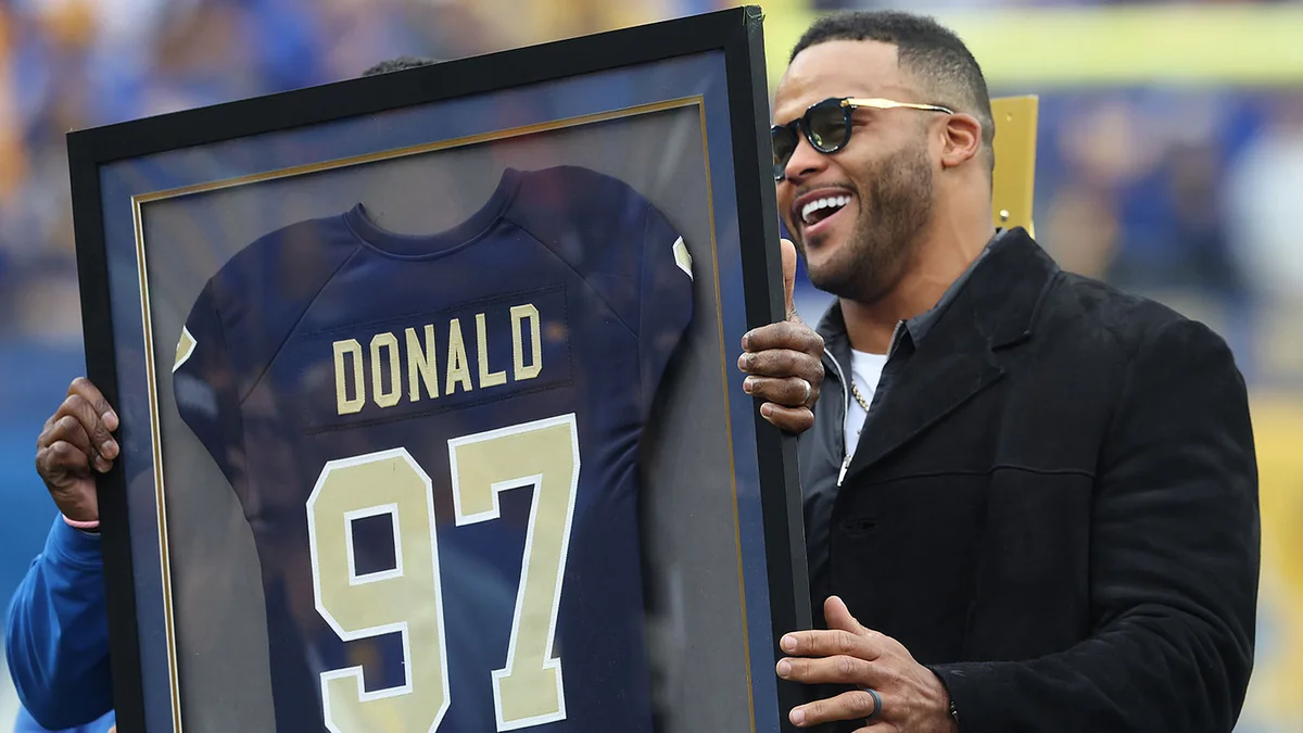 Aaron Donald Just Gave a Steelers Safety a Pass-Rush Seminar. The Rams Are Still Waiting.
