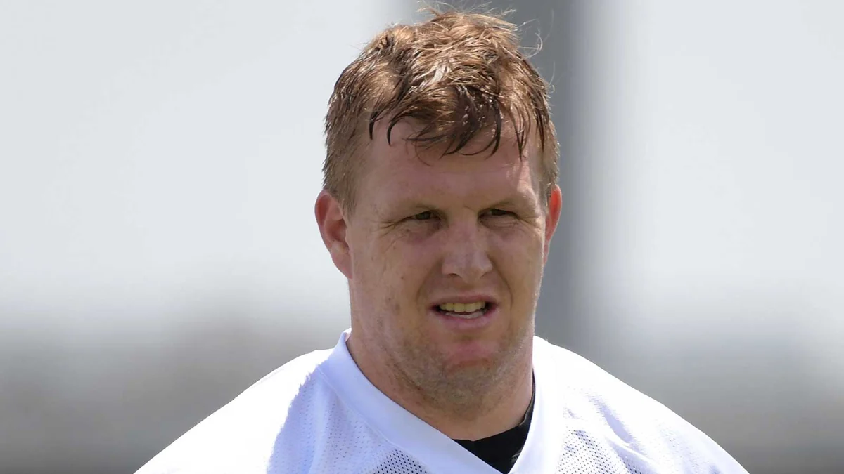 Former Chiefs Lineman Jordan Devey Dies by Suicide at 38, Wife Says