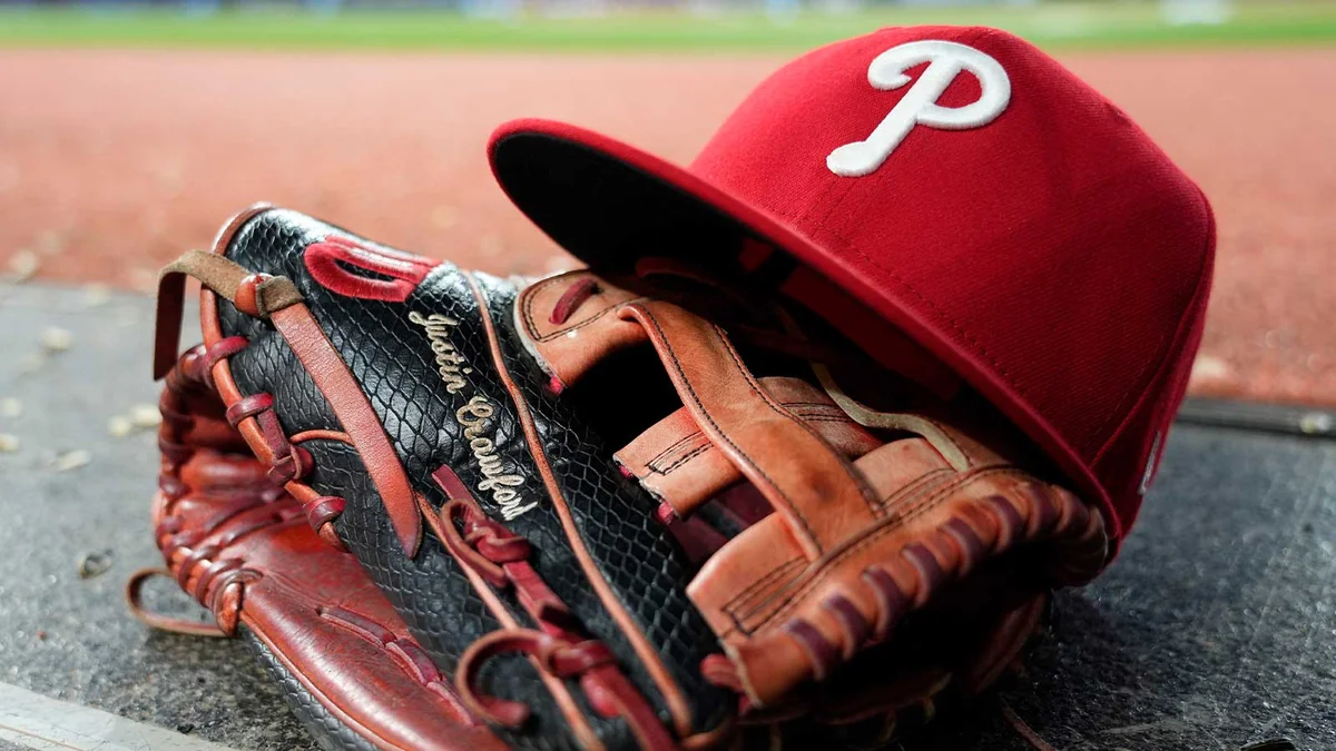 Garrett Stubbs is back. The Phillies had to send someone down to make it happen.