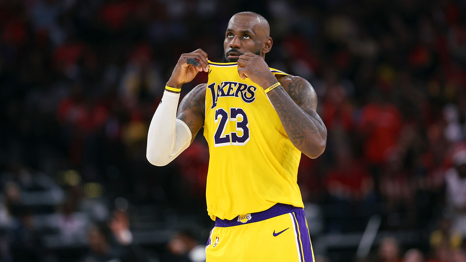 LeBron James Is Hitting Golf Carts While the NBA Waits on His Free Agency Call