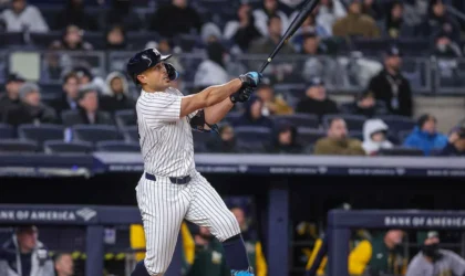 Aaron Boone Snaps at Reporter Over Giancarlo Stanton’s Calf Injury: ‘You Don’t Need to Keep Asking’