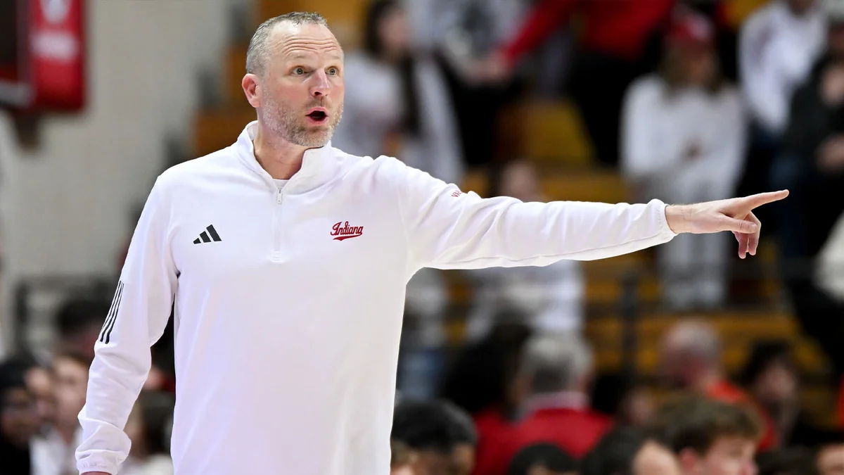 Indiana Hoosiers Football Won a Title. Darian DeVries Says the Basketball Team Isn’t Backing Down.