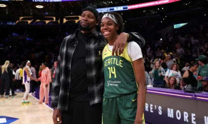 Kevin Durant Gave a WNBA Rising Star a Private Lesson in His Signature Shot