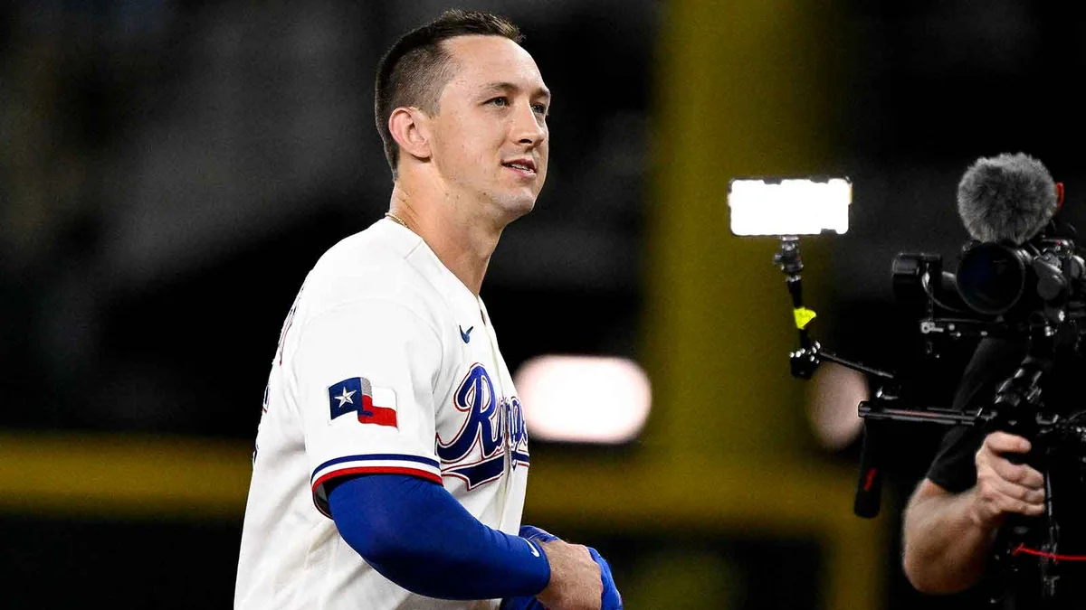 Wyatt Langford walked off the IL with a single and Rangers fans lost it