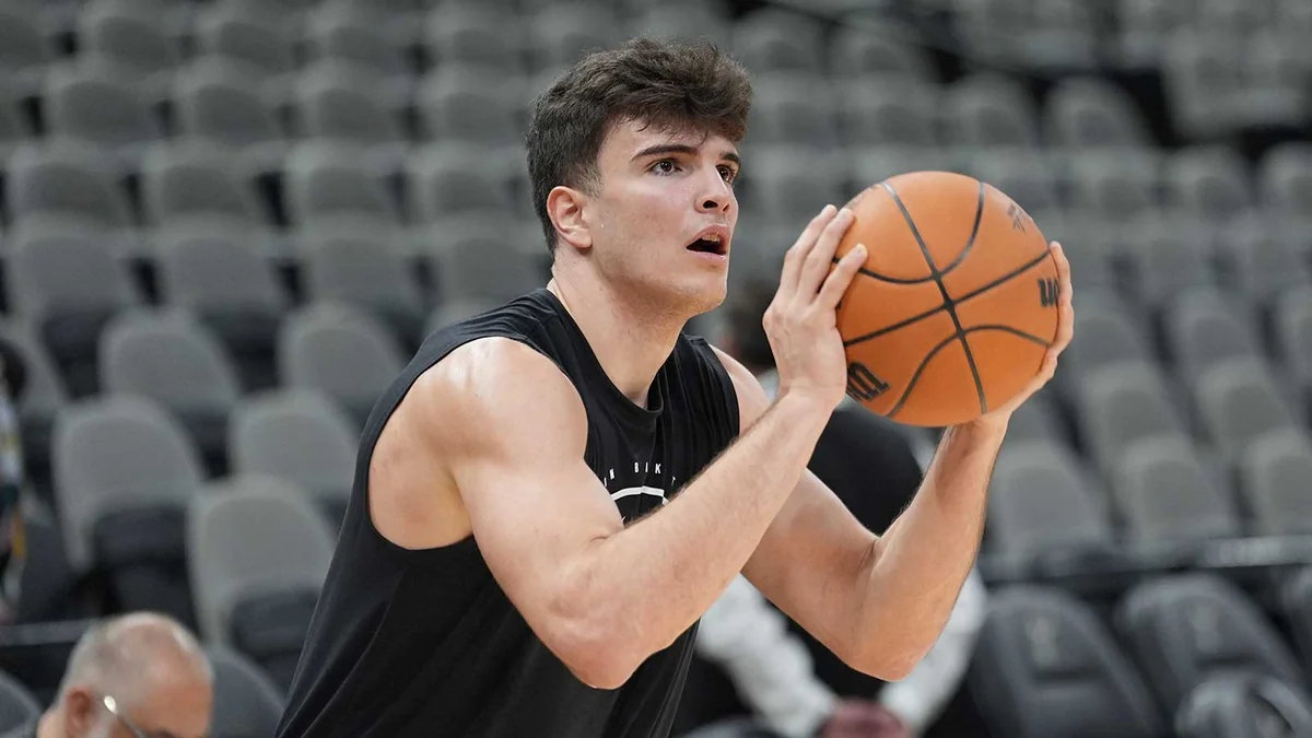 Hugo Gonzalez Showed Off a Nasty Bruise and the Celtics Are Fine With It