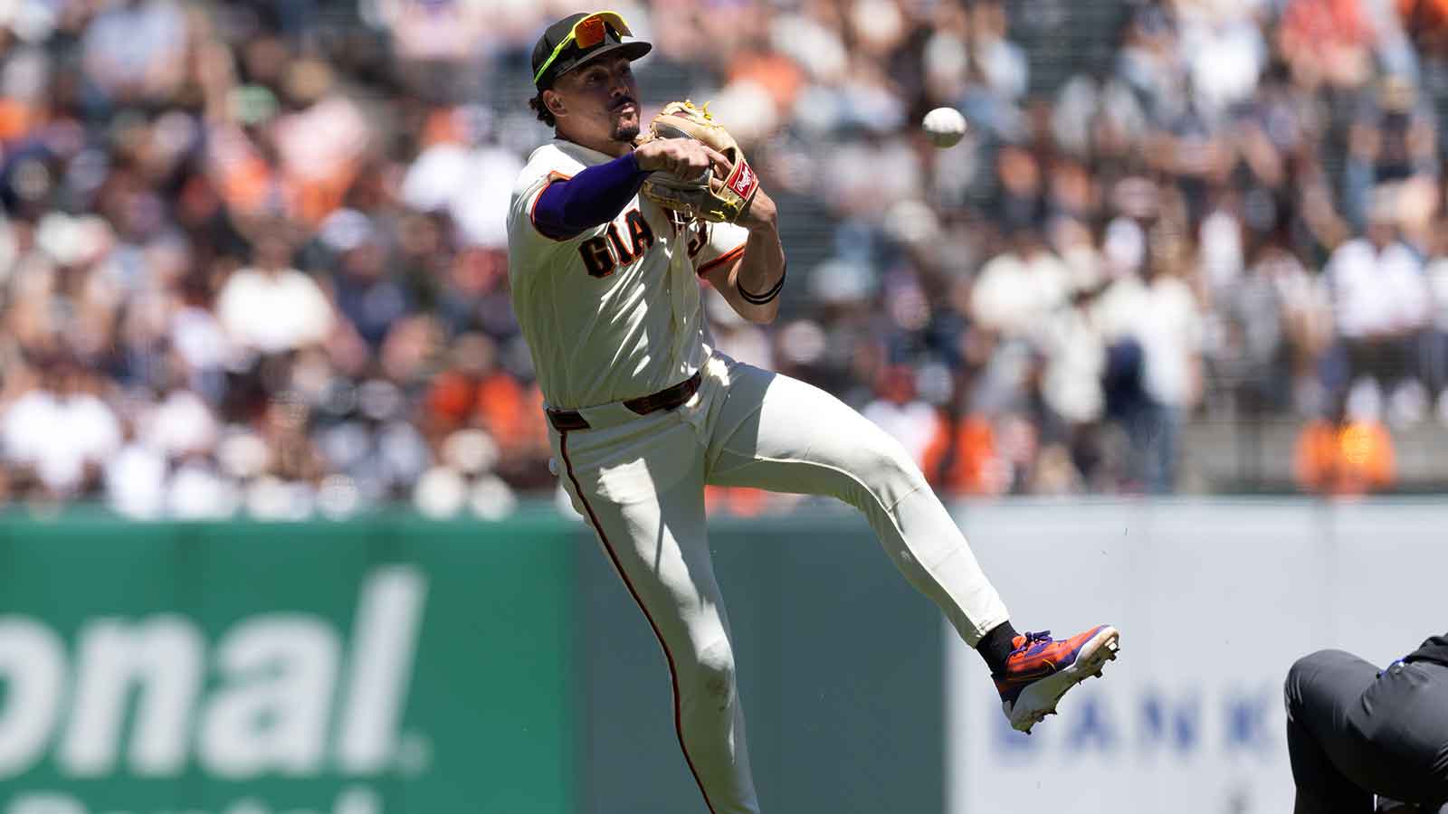 Willy Adames MRI Shows No Structural Damage, But Giants Have a Decision to Make