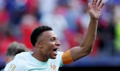 Mbappe Downplays Ankle Injury After France Knocks Out Morocco. Next Up: Semifinals.