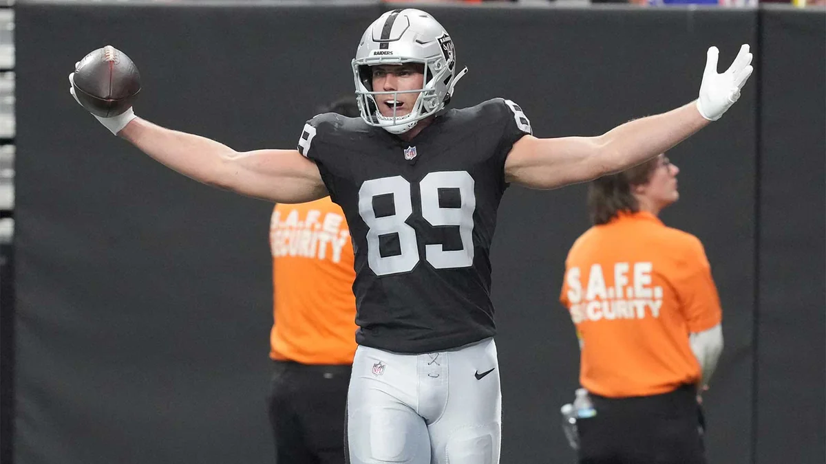 Brock Bowers Had a Down Year. NFL Insiders Still Call Him the Best Tight End in Football.