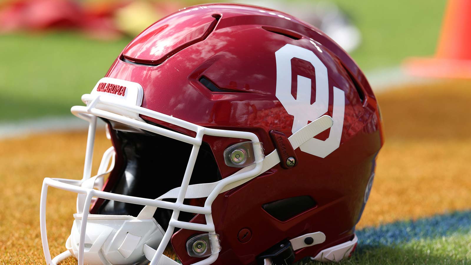 Four-Star QB Flips From Notre Dame to Oklahoma Just Two Weeks Later
