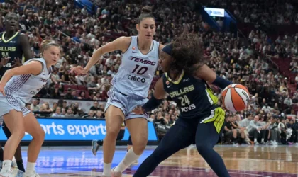 More Than 20,000 Fans Packed a WNBA Game in Montreal. The Crowd Broke a League Record.