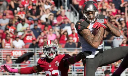 Larry Fitzgerald Just Called Mike Evans the Most Underrated Receiver of a Generation