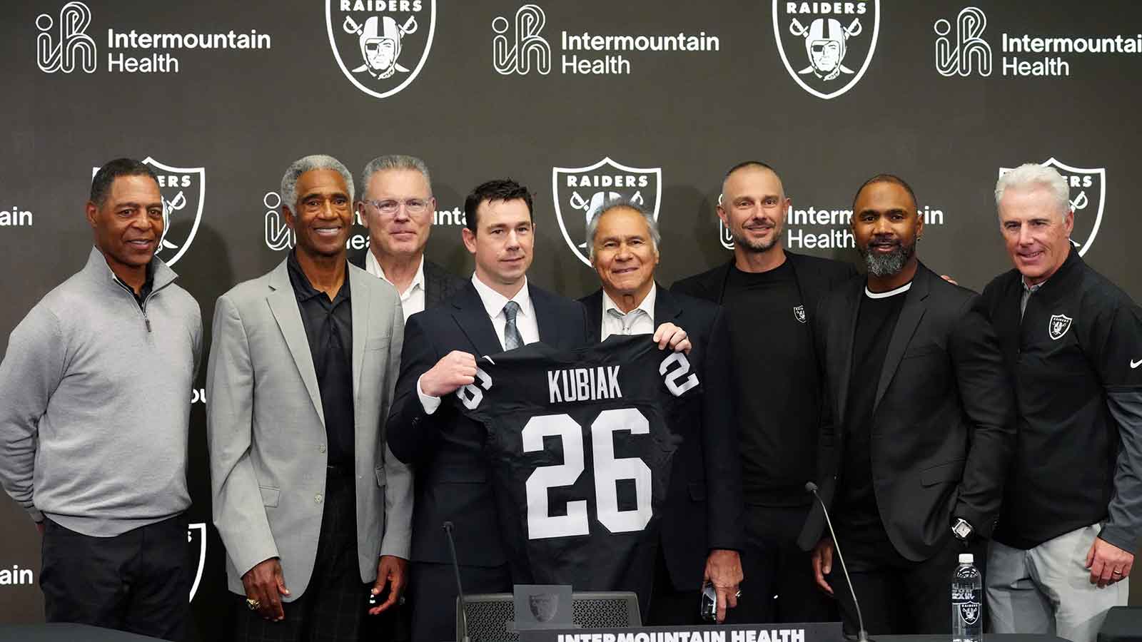 Ken Stabler Over Derek Carr? Building a 20-0 Raiders Roster From Scratch