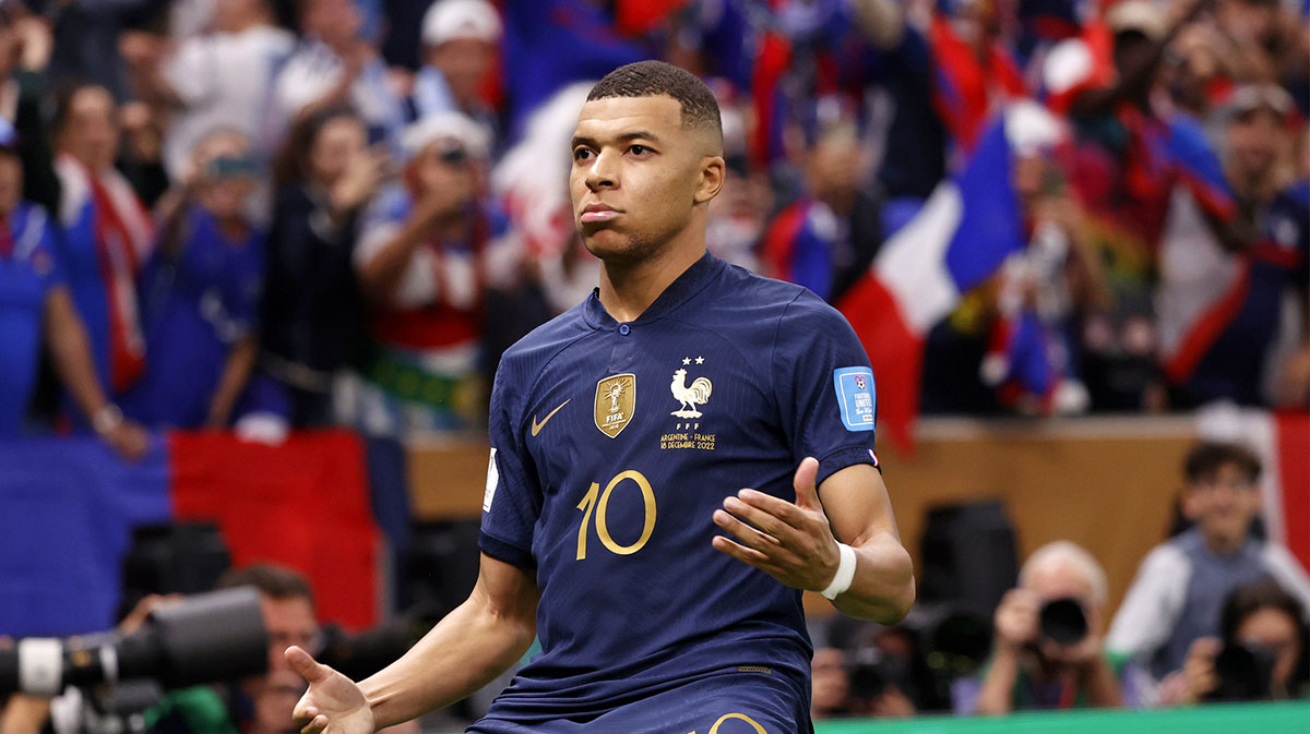 Paraguay’s Goalkeeper Threw a Ball at Mbappé’s Back. The Ref Was the Real Problem.