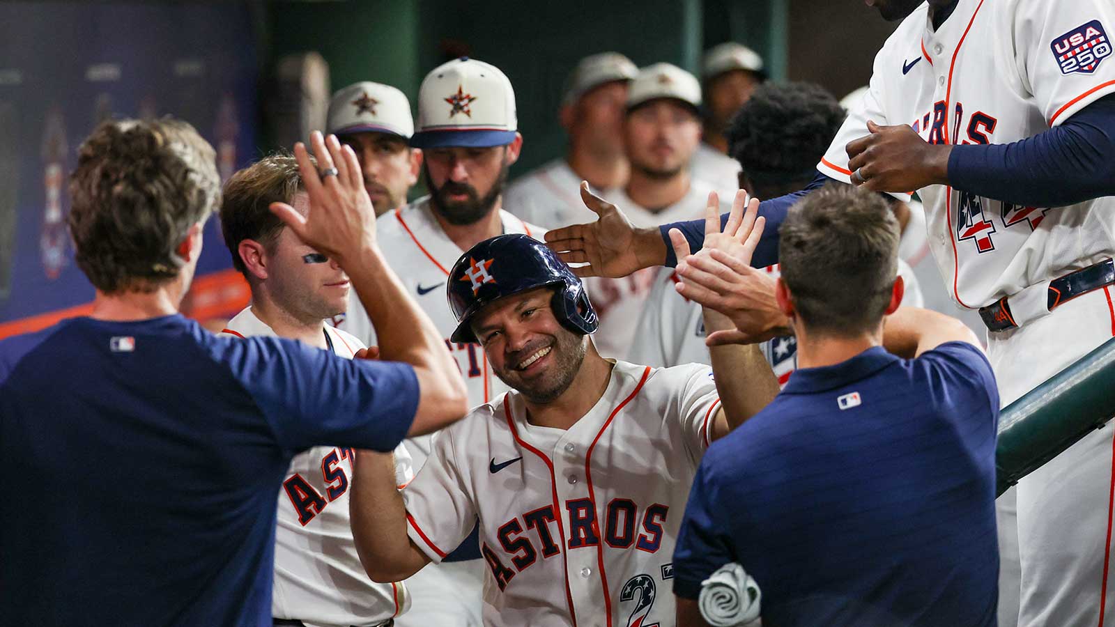 Astros Eyeing Outfield Help and Two Big-Name Pitchers Before the Deadline