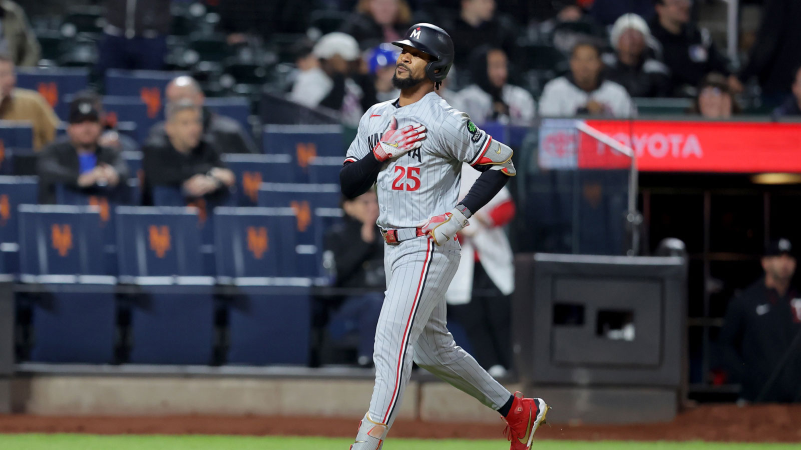 Byron Buxton’s 37-Game Stolen Base Streak Ends With an Injury Scare