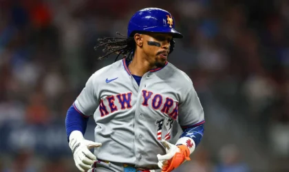 Francisco Lindor’s ninth-inning error caps a first half the Mets would rather forget