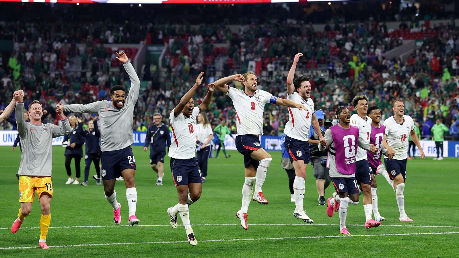 Jude Bellingham’s Two-Goal Burst Pushes England Past Host Mexico in Round of 16 Thriller