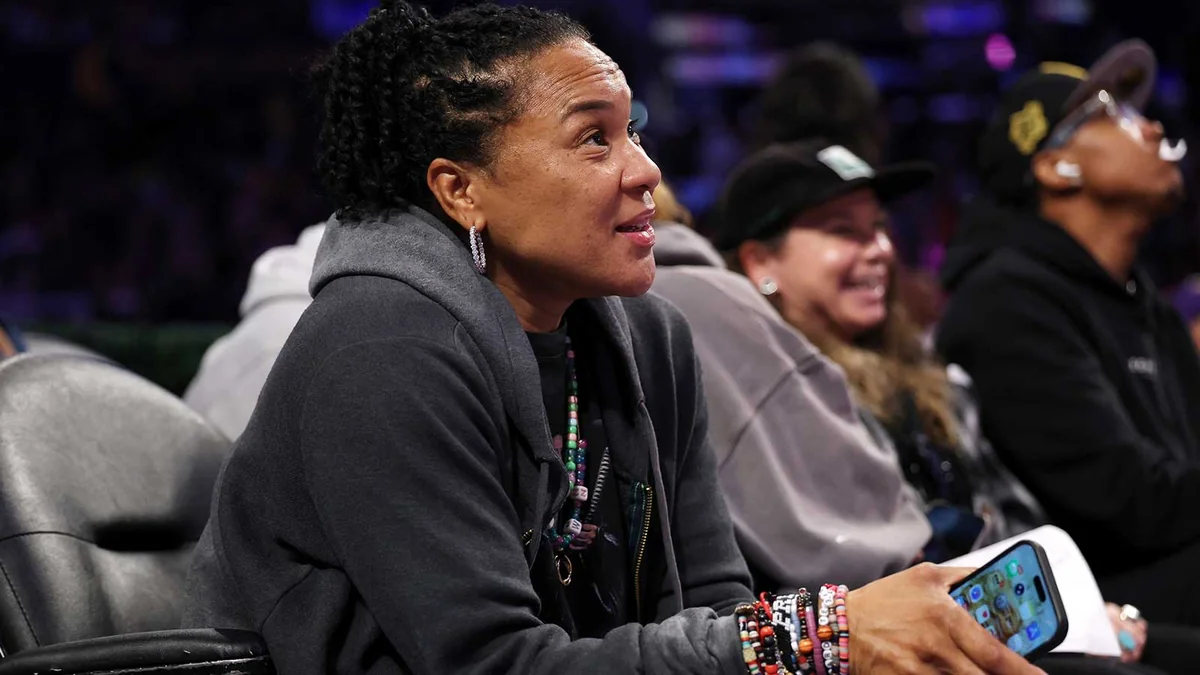 Dawn Staley showed up to watch her former players. Then the Fever put on a show.