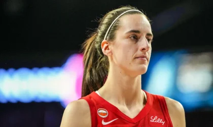 Caitlin Clark Hit the Floor Hard. The Replay Made WNBA Fans See Red.
