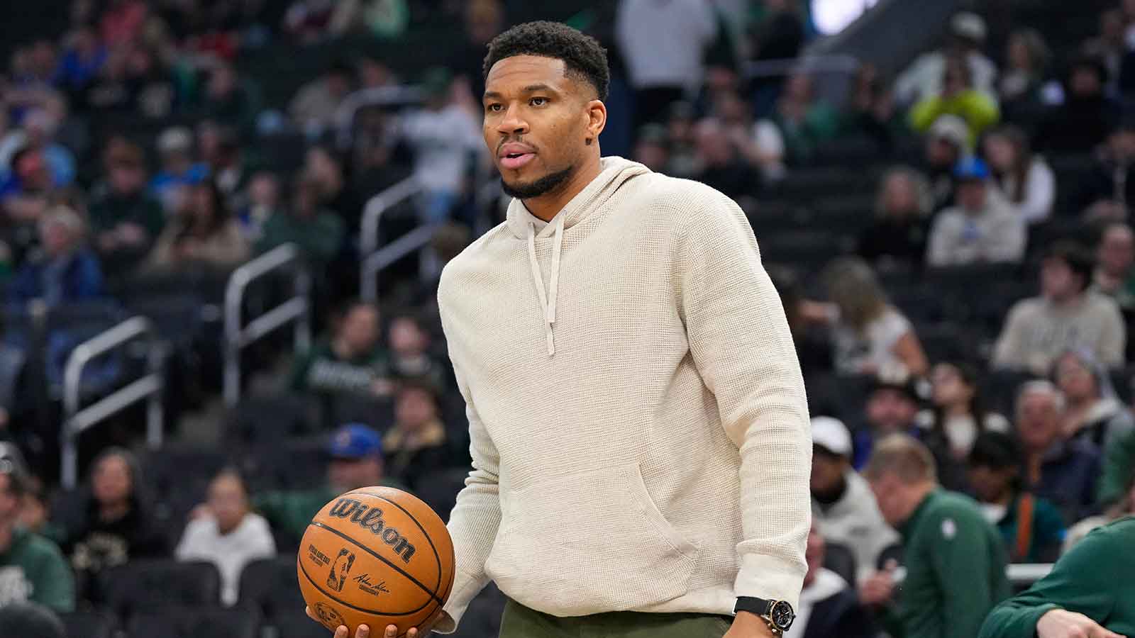 Giannis Antetokounmpo Just Gave LeBron James the Most Obvious Recruiting Pitch Possible