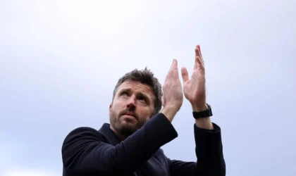 Carrick Sees Encouraging Signs from Santos in Man United’s Preseason Loss