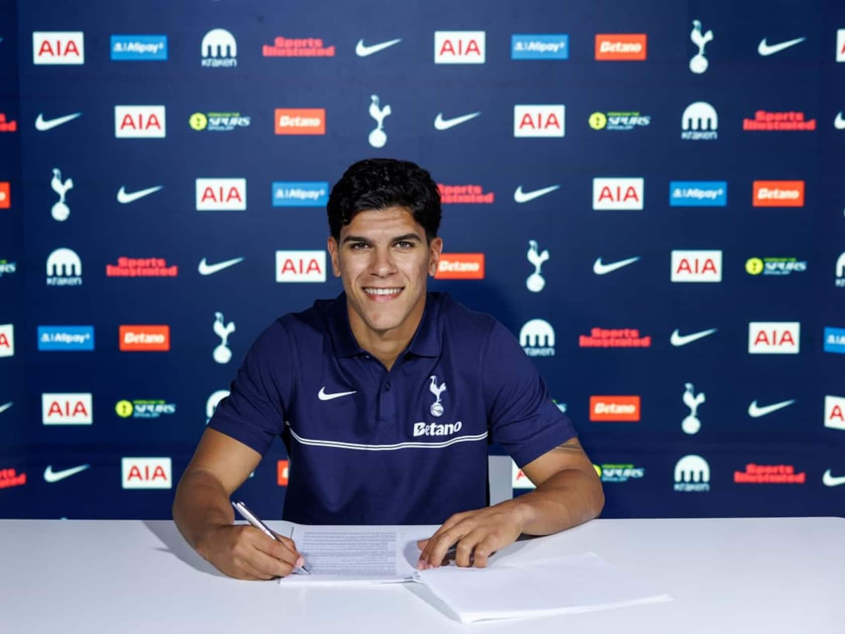 Roberto De Zerbi’s Pitch Won Over Mateus Fernandes. That’s Becoming a Pattern at Spurs.