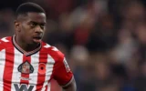 Sunderland Shuts the Door on Noah Sadiki. United’s Midfield Plan Takes Another Hit.