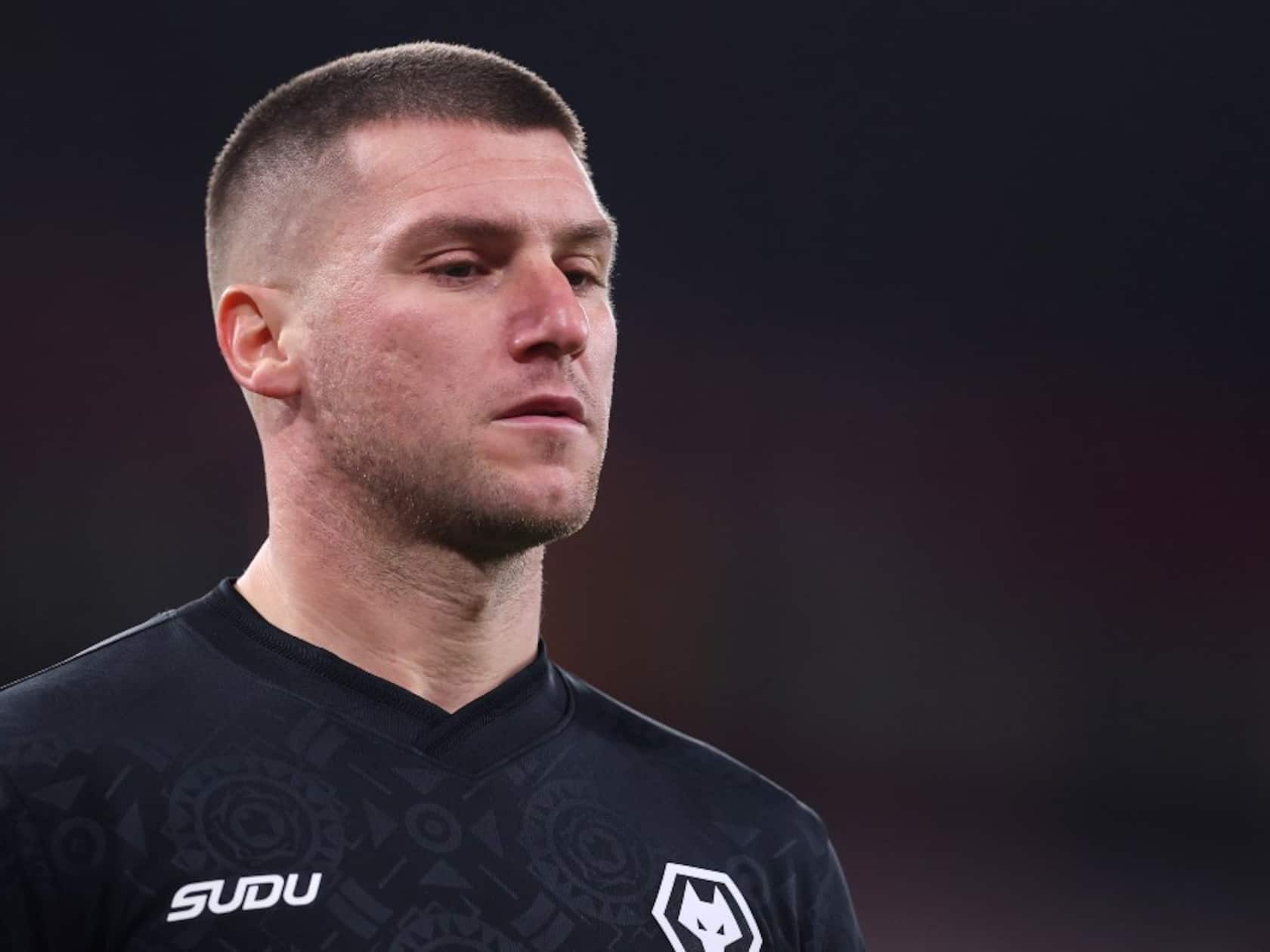Manchester United Zero in on Homegrown Goalkeeper to Replace Onana