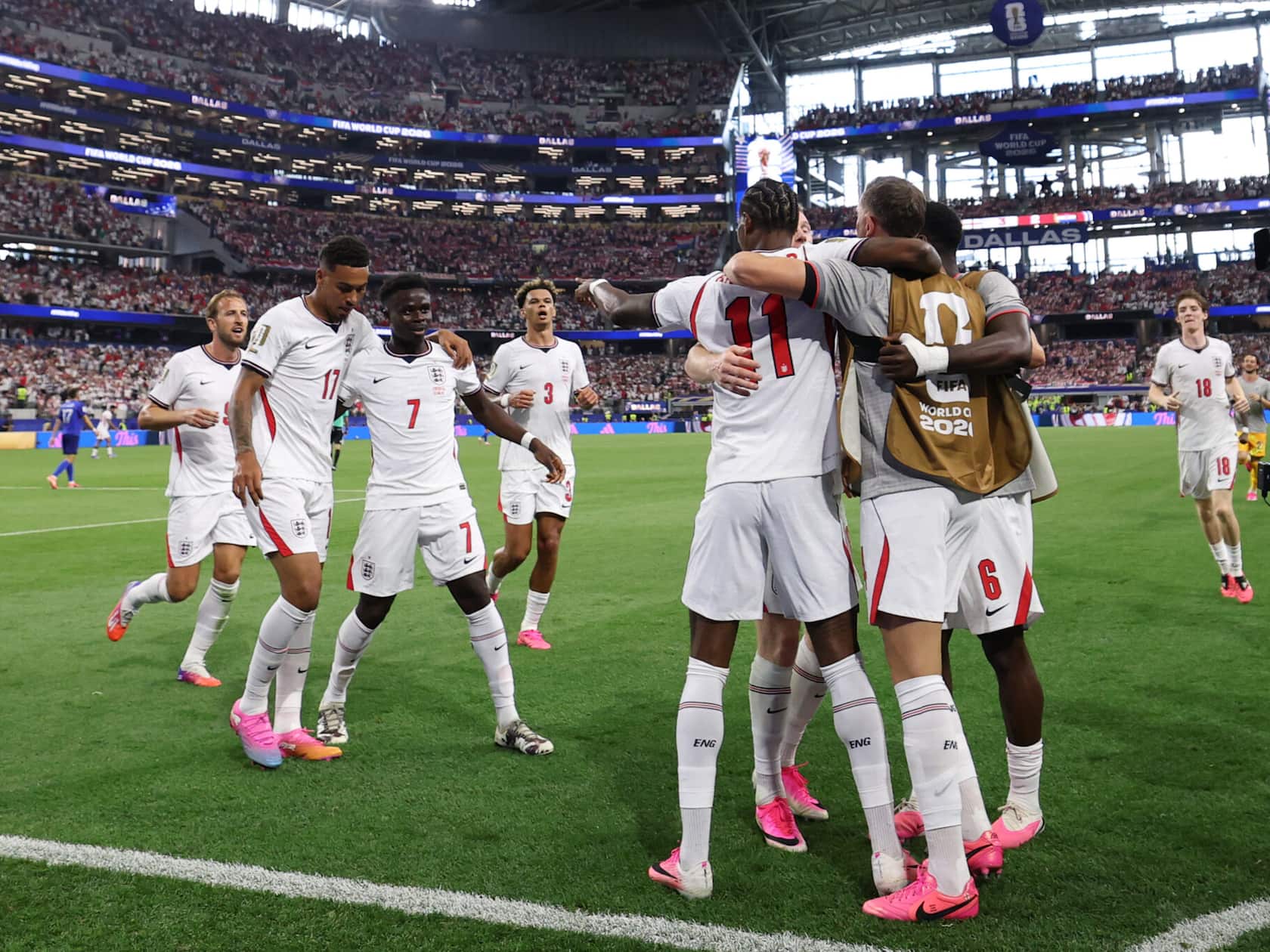 England’s Right-Back Crisis Threatens to Derail Its World Cup Run Against DR Congo
