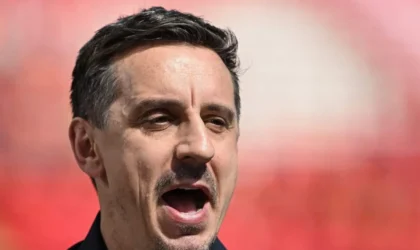 Gary Neville Says Chelsea Finally Got the Veteran Leadership Manchester United Gave Away