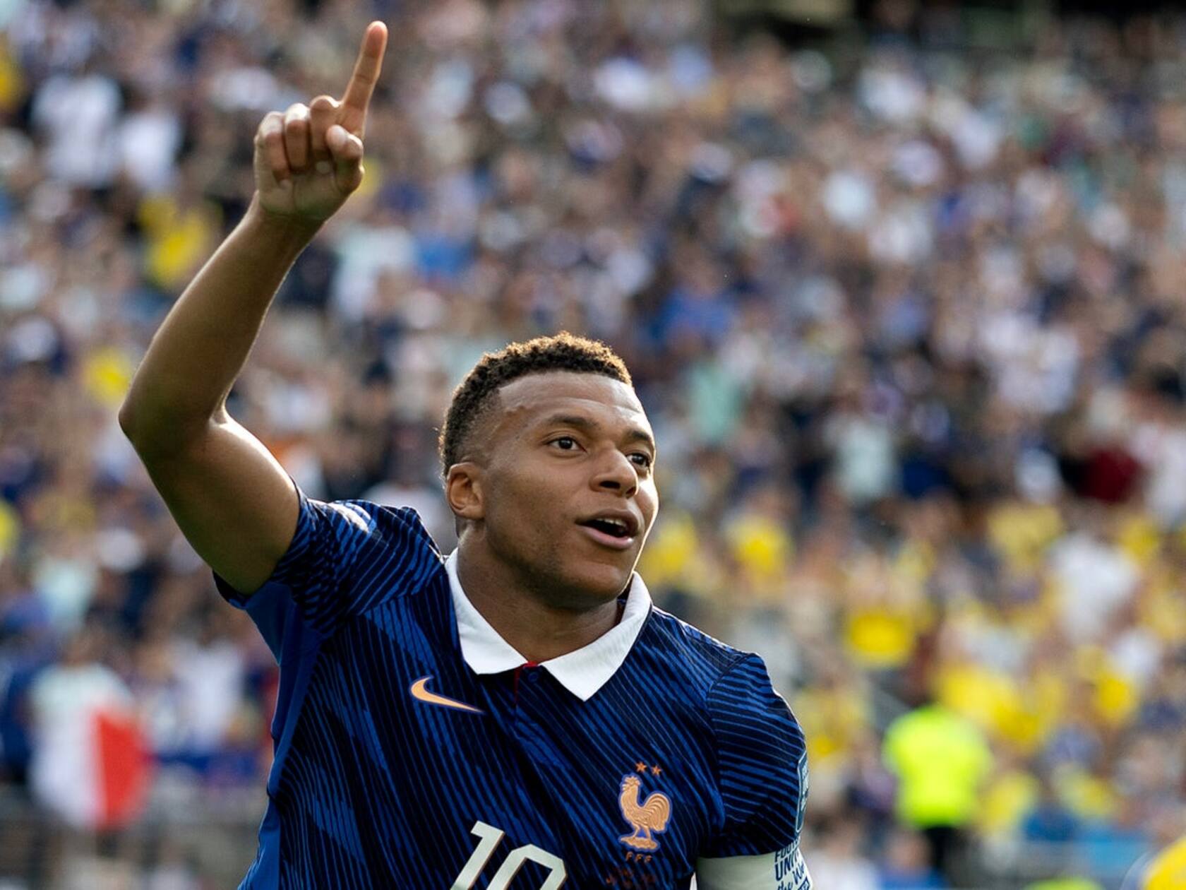 Mbappe and Messi Are Tied for the Golden Boot. The Knockout Stage Will Sort It Out.