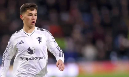 Shea Lacey Couldn’t Crack Man United’s Right Wing. So Why Isn’t He Going on Loan?