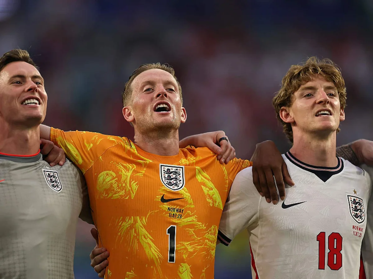England Fans and the Three Lions Roared ‘Wonderwall’ So Loud It Gave Everyone Chills