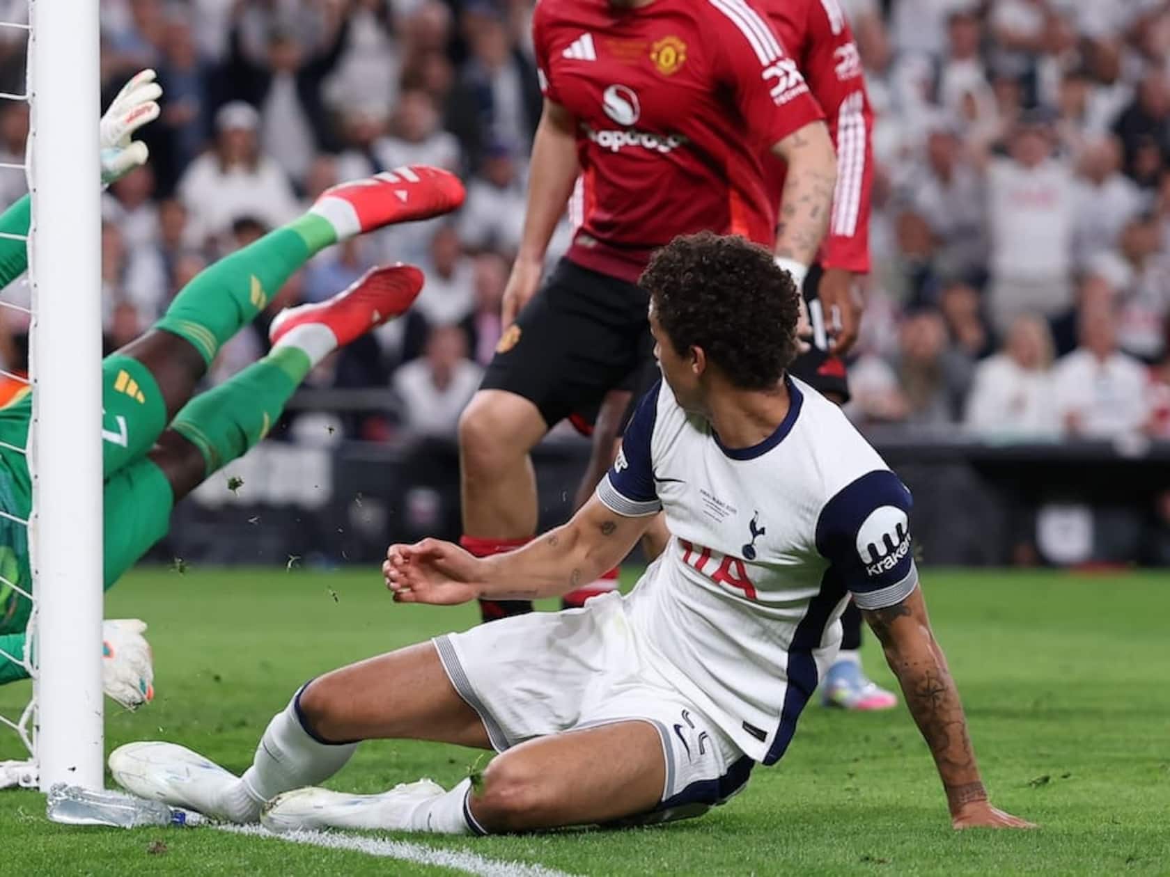 Andre Onana Wanted to Fight for His United Spot. The Club Told Him Not to Bother.