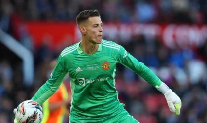 Celtic Shifts to Young Keepers After Schmeichel’s Retirement. Radek Vitek Is Next on the List.