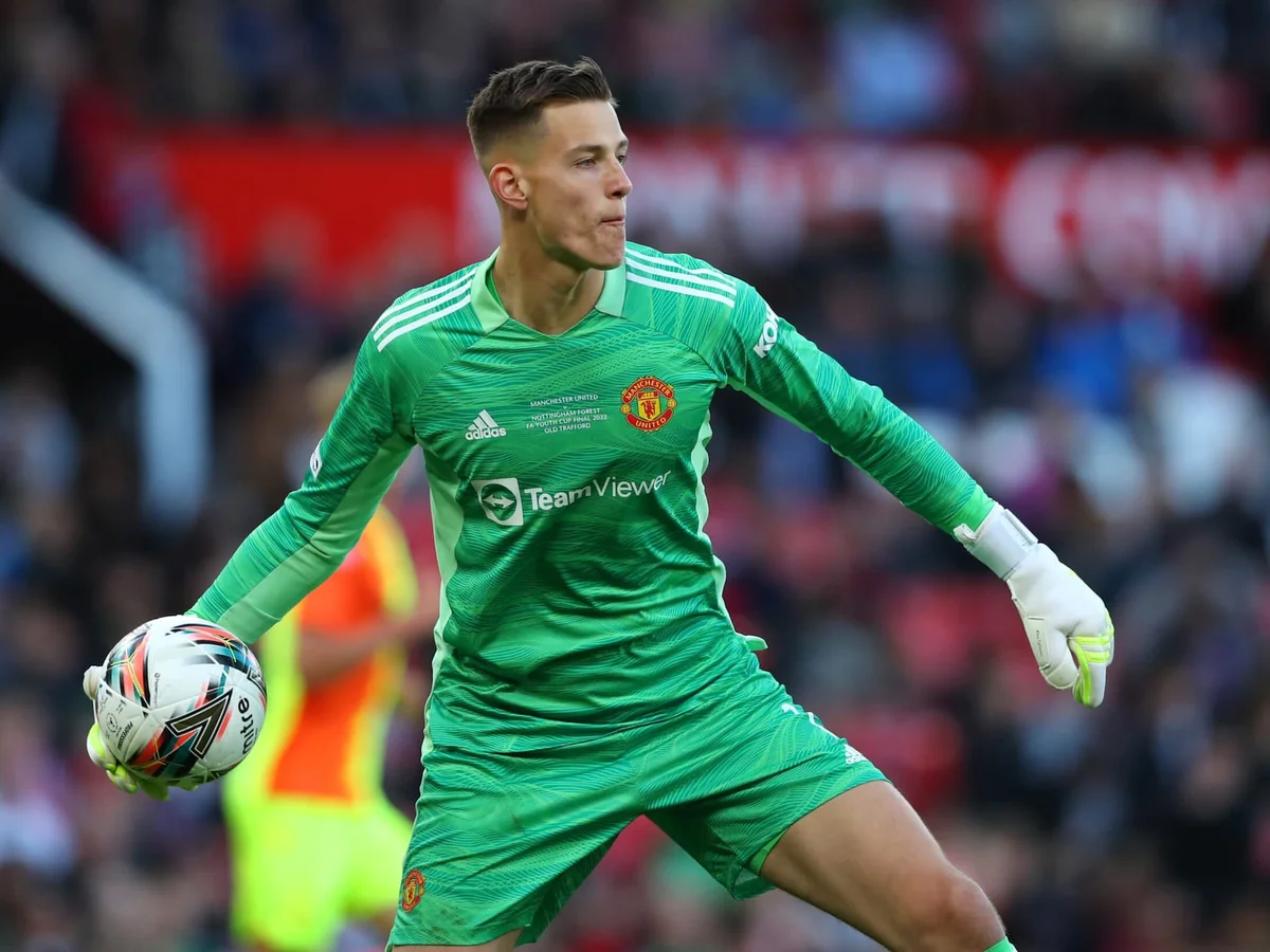 Celtic Shifts to Young Keepers After Schmeichel’s Retirement. Radek Vitek Is Next on the List.