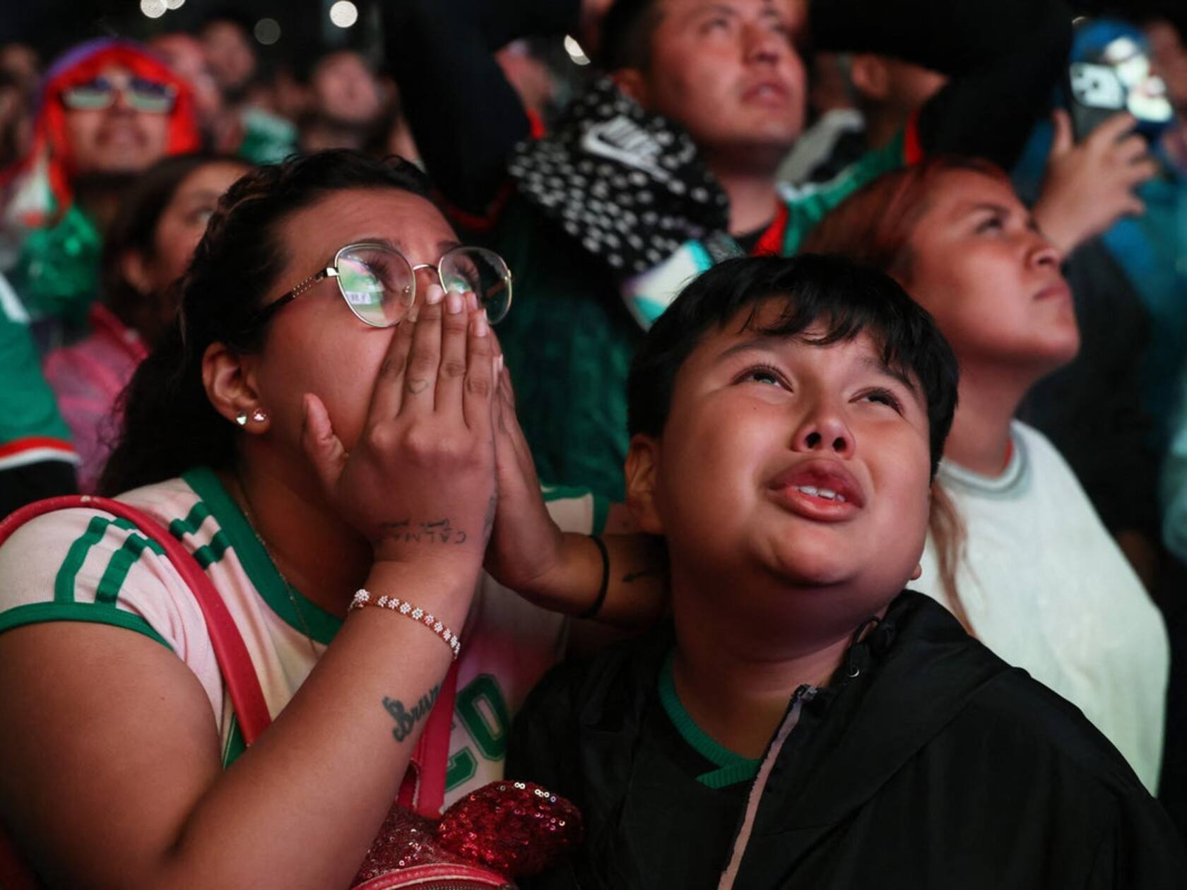 England Breaks Mexico’s Azteca Fortress in a World Cup Thriller That Left Fans in Shock