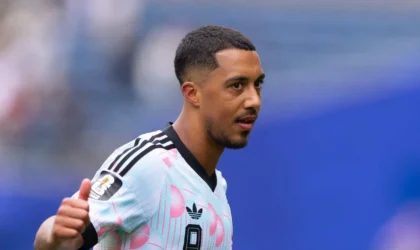Aston Villa’s Tielemans Headed to Manchester United as Carrick’s Midfield Shakeup Takes Shape