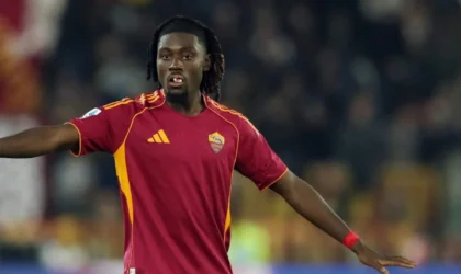 Man United’s Midfield Search Hits a Snag. Manu Kone Isn’t the Answer.