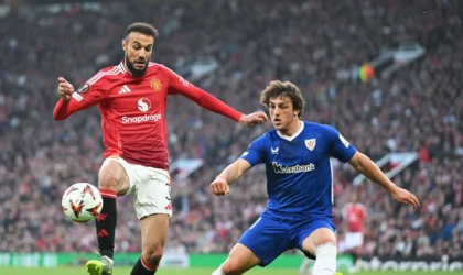 Milan Eyes Mazraoui as Amorim Push Runs Into Manchester United Wall