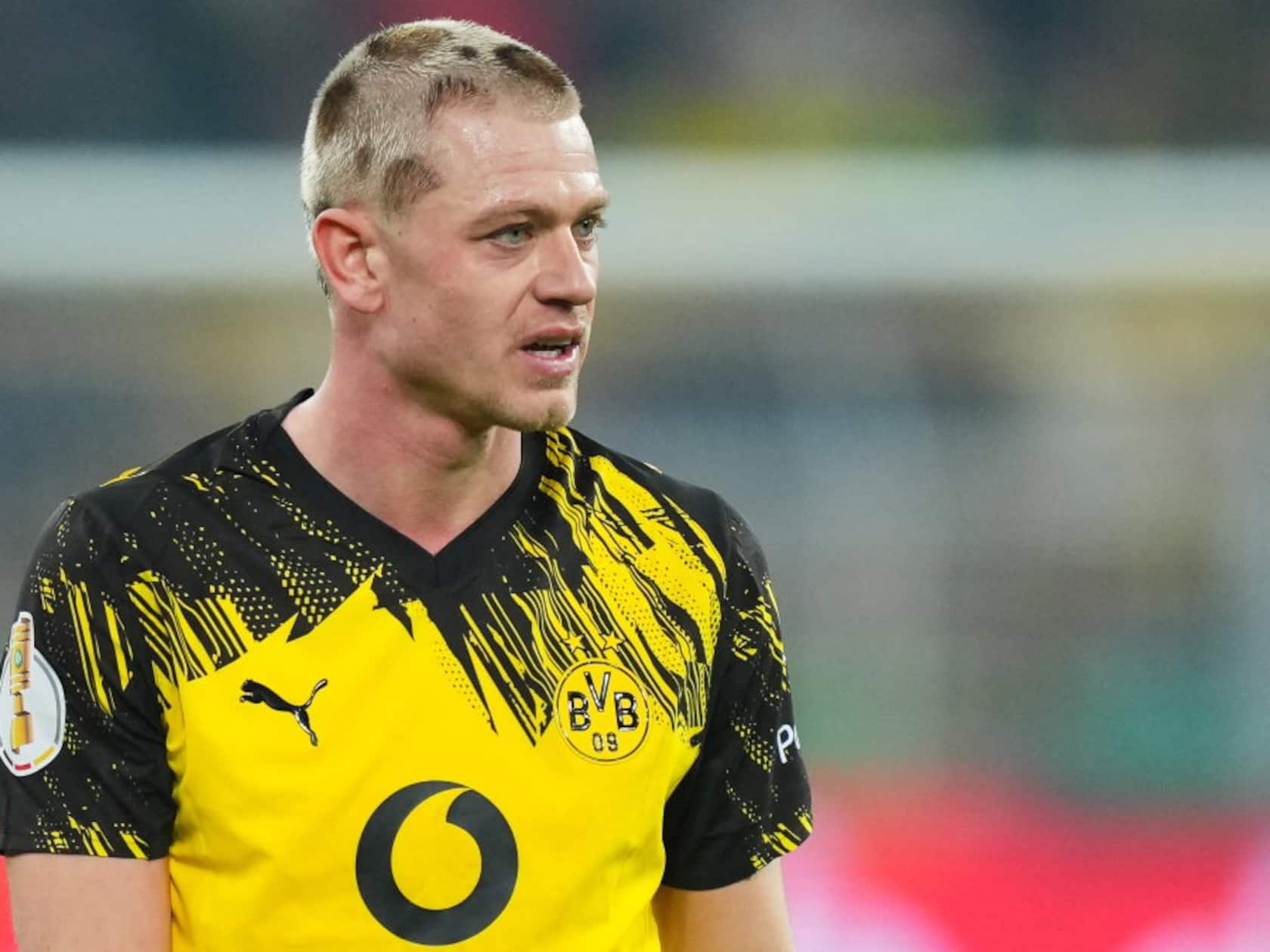 Manchester United Could Flip Its Defense for a 28-Year-Old World Cup Star