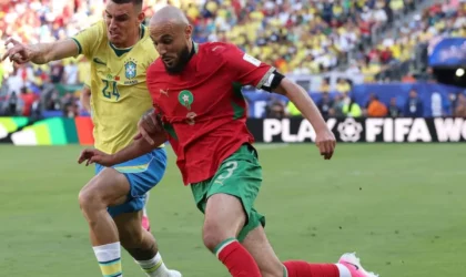 AC Milan Plans to Sell Pervis Estupinan to Free Up Funds for Noussair Mazraoui Move