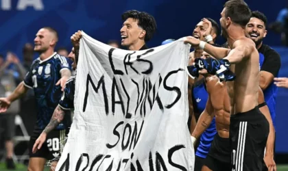 Argentina Players Wave Falklands Banner After World Cup Win and London Isn’t Laughing