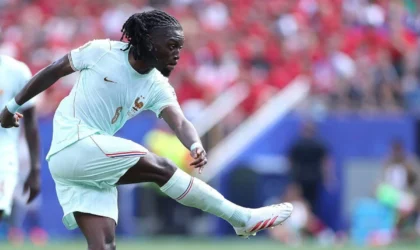 Liverpool and Arsenal Just Made Manu Kone a $64 Million Problem for United